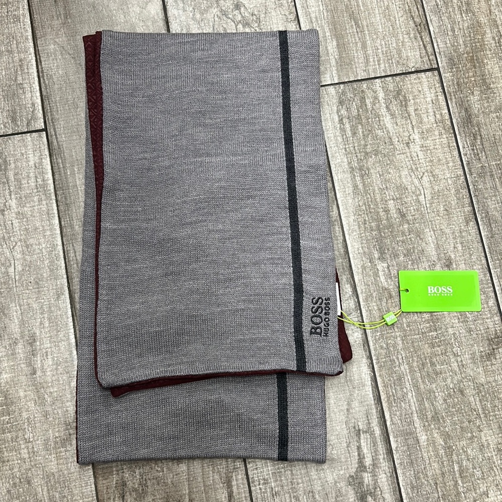 100% Authentic Hugo Boss Scarf Scarves Reversible Grey / Burgundy - NWT